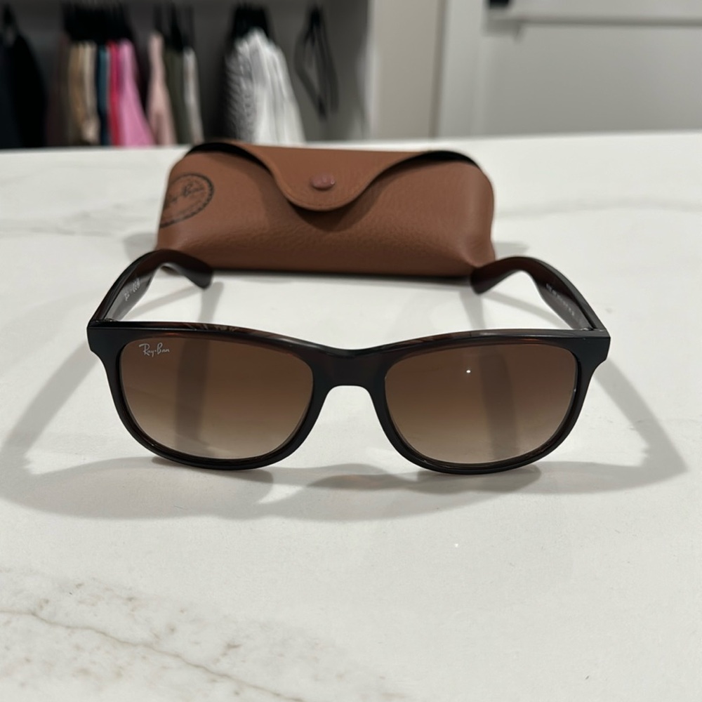 Women’s Ray Bans